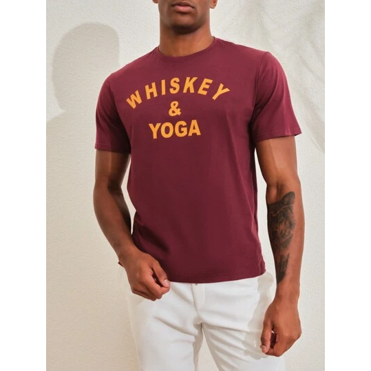 SHEIN Camiseta manga curta Casual Whiskey&Yoga Confort Masculino Algodão Vermelho